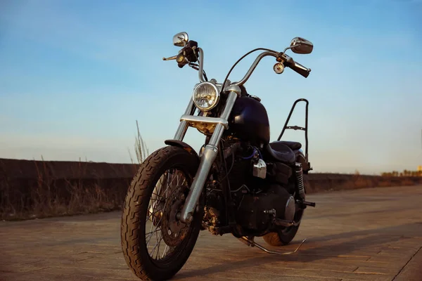 Современный Черный Мотоцикл Солнечный День Открытом Воздухе — стоковое фото