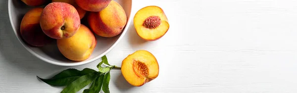 Fresh Ripe Peaches White Wooden Table Top View Banner Design — Stock Photo, Image