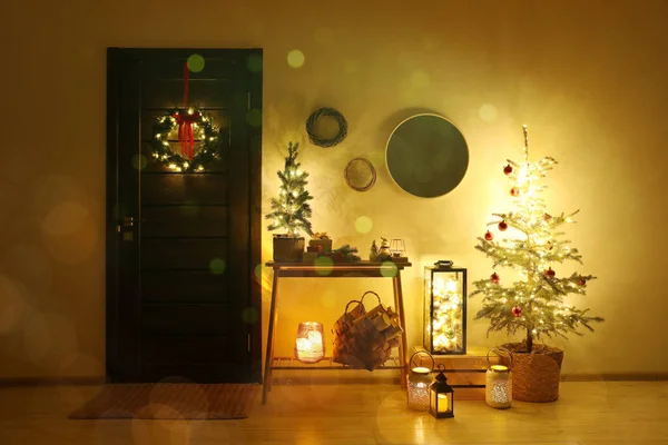 Vista Hermosa Entrada Decorada Para Navidad —  Fotos de Stock