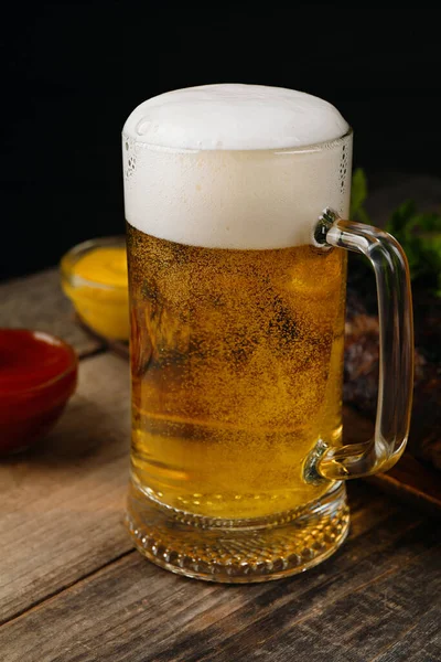 Glass Mug Tasty Beer Wooden Table — Stock Photo, Image