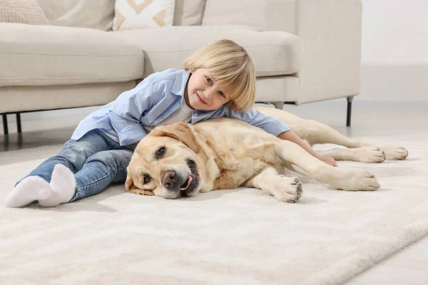 Cute Little Child Golden Retriever Floor Home Adorable Pet — 스톡 사진