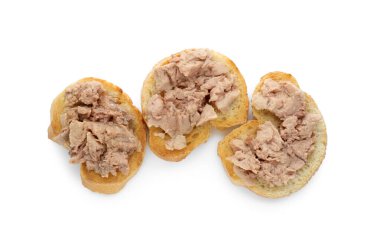 Morina ciğerli lezzetli sandviçler beyaza izole edilmiş, üst manzara.