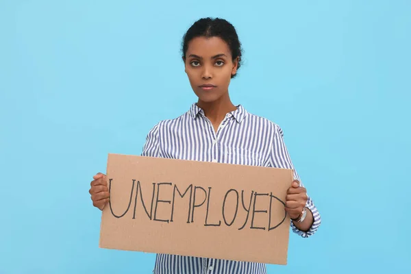 Femme Afro Américaine Tenant Signe Avec Mot Chômeurs Sur Fond — Photo