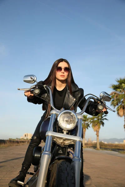 Beautiful Young Woman Riding Motorcycle Sunny Day — Stockfoto