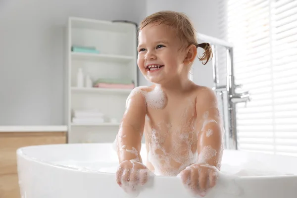 Cute Little Girl Covered Foam Bathroom — Stock Photo, Image