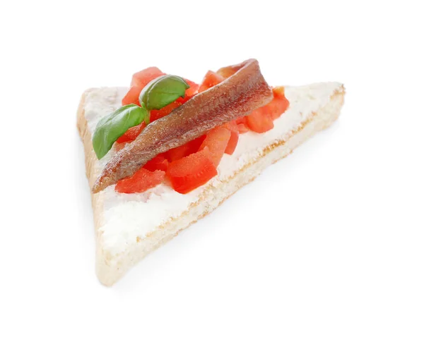 Вкусный Сэндвич Сливочным Сыром Анчоусами Помидорами Базиликом Белом Фоне — стоковое фото
