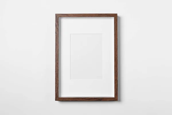 白地に木枠を空にする デザインのためのモックアップ — ストック写真