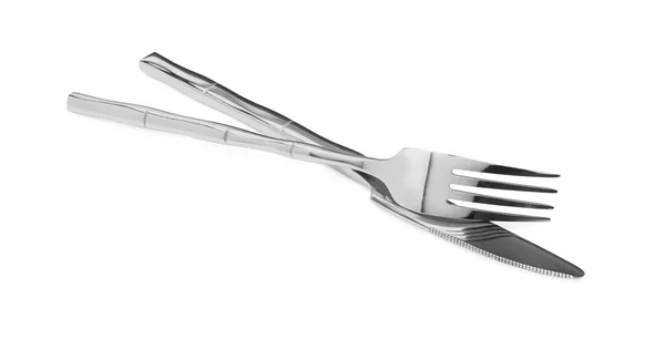 フォークとナイフは白で隔離されてる おしゃれな光沢のあるカトラリーセット — ストック写真