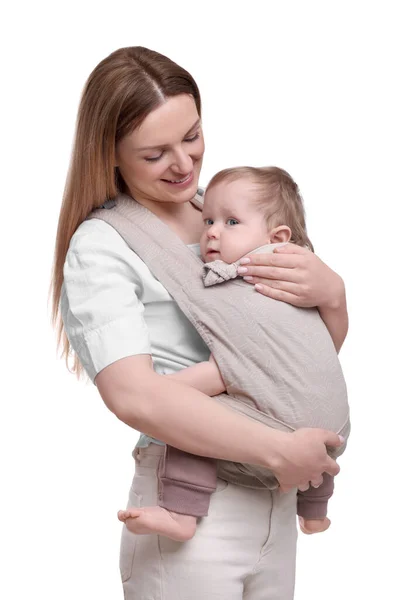 Anne Beyaz Arka Planda Çocuğunu Askıda Bebek Taşıyıcısı Tutuyor — Stok fotoğraf