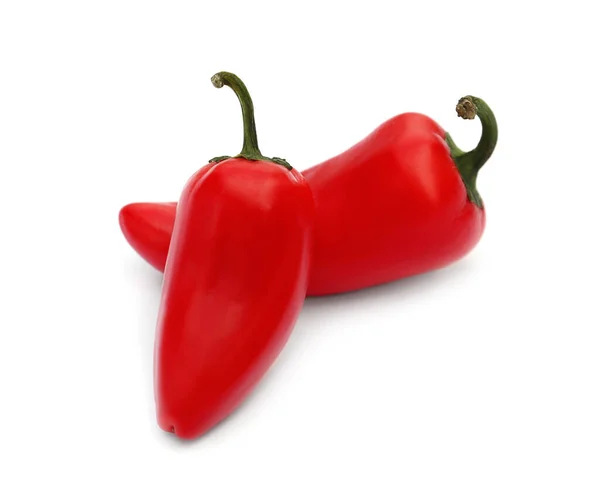 Świeże Surowego Czerwony Gorący Chili Peppers Białym Tle — Zdjęcie stockowe