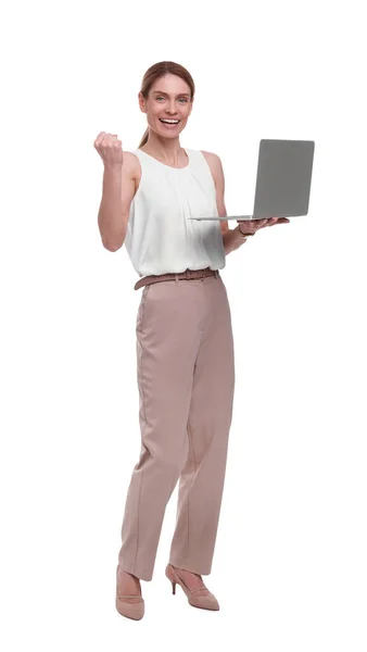 Bonita Mulher Negócios Animado Com Laptop Fundo Branco — Fotografia de Stock