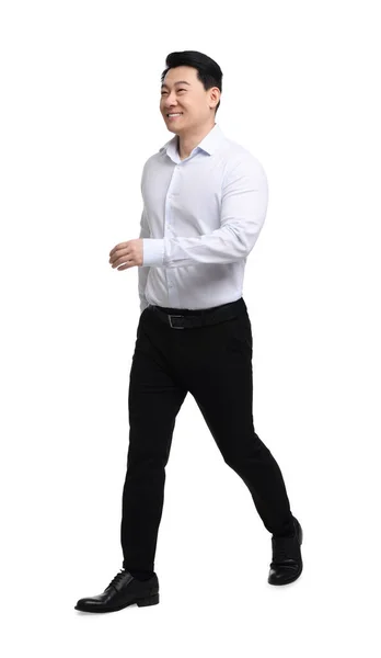 Biznesmen Formalnym Ubraniu Spacerujący Białym Tle — Zdjęcie stockowe