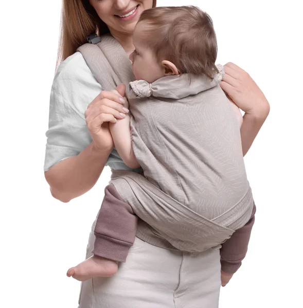 Mãe Segurando Seu Filho Funda Portador Bebê Fundo Branco Close — Fotografia de Stock