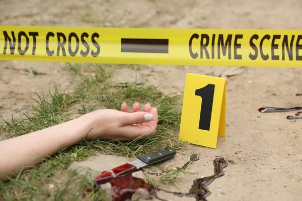 Crime Scene Dead Woman Body Marker Bloody Knife Yellow Tape — Stock Photo, Image