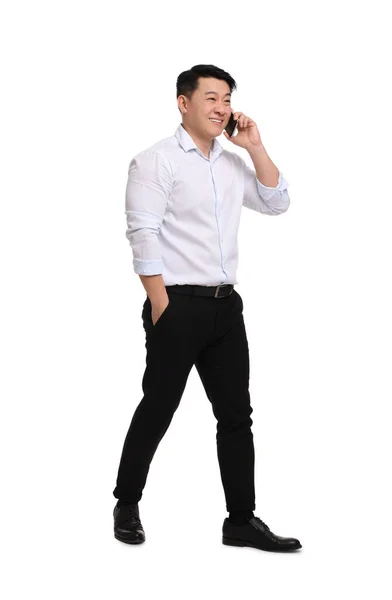 Üzletember Formális Ruhák Beszél Telefonon Fehér Háttér — Stock Fotó