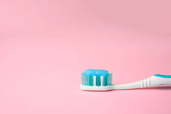 Brush Toothpaste Pink Background Space Text — Stock Photo, Image