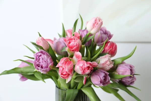 Hermoso Ramo Flores Tulipán Colores Sobre Fondo Borroso Primer Plano — Foto de Stock