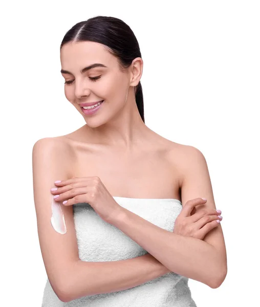 Mooie Vrouw Met Uitstrijkje Van Body Cream Haar Arm Tegen — Stockfoto