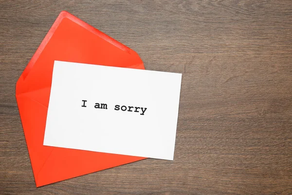 Peço Desculpa Cartão Com Frase Sorry Envelope Vermelho Mesa Madeira — Fotografia de Stock