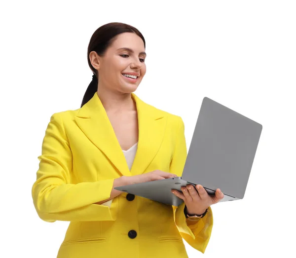 Krásná Podnikatelka Žlutém Obleku Notebookem Bílém Pozadí Nízký Úhel Pohledu — Stock fotografie