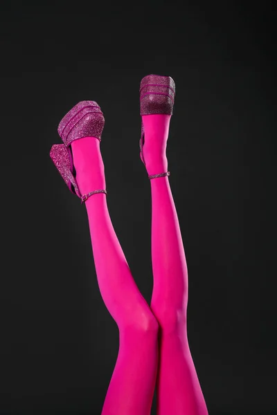 Mujer Con Medias Color Rosa Zapatos Tacón Alto Con Plataforma — Foto de Stock