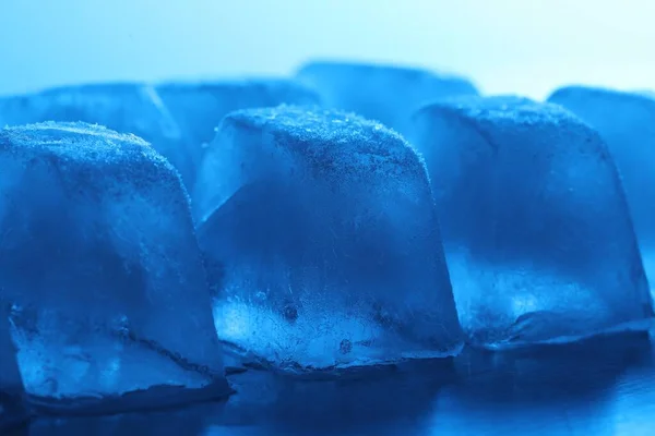 Crystal Clear Ice Cubes Light Blue Background Closeup Color Tone — Stock Photo, Image