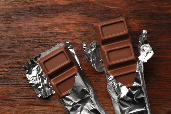 Smaklig Choklad Barer Träbord Platt Låg — Stockfoto