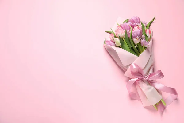 Belo Buquê Flores Tulipa Coloridas Fundo Rosa Vista Superior Espaço — Fotografia de Stock