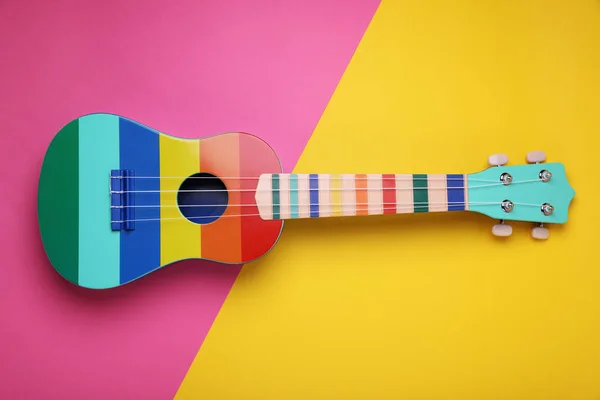 Ukelele Brillante Sobre Fondo Color Vista Superior Instrumento Musical Cuerda — Foto de Stock