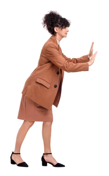 Vacker Affärskvinna Kostym Undvika Något Vit Bakgrund — Stockfoto