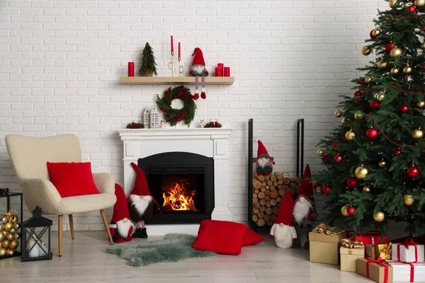 Schöne Weihnachtliche Foto Zone Mit Baum Und Kamin Zimmer — Stockfoto