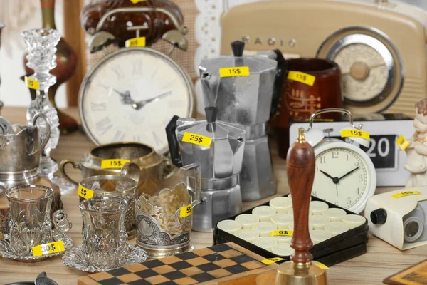 Many Different Items Wooden Table Garage Sale — Fotografia de Stock