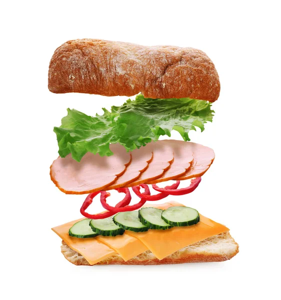 Смачний Бутерброд Чіабата Свіжими Інгредієнтами Повітрі Білому Тлі — стокове фото