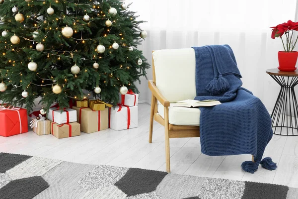 Beautiful Christmas Tree Festive Lights Gifts Armchair Living Room Interior — Fotografia de Stock