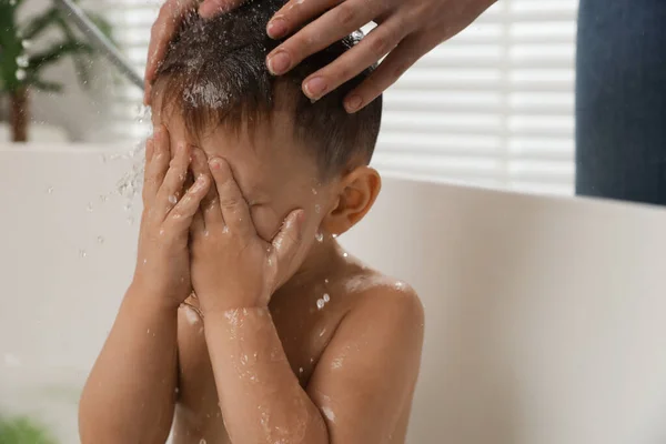 Mother Washing Her Little Son Hair Shampoo Bathroom Closeup — Stock Photo, Image