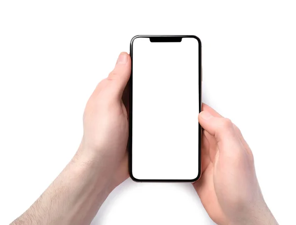 白い背景に空白の画面でスマートフォンを保持男 デザインのためのモックアップ — ストック写真