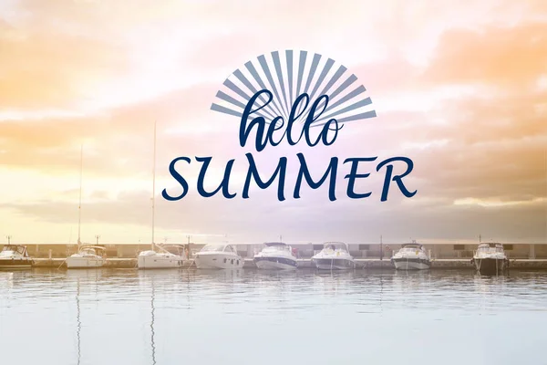 Hallo Summer Prachtig Uitzicht Stad Pier Met Afgemeerde Boten Zonsopgang — Stockfoto