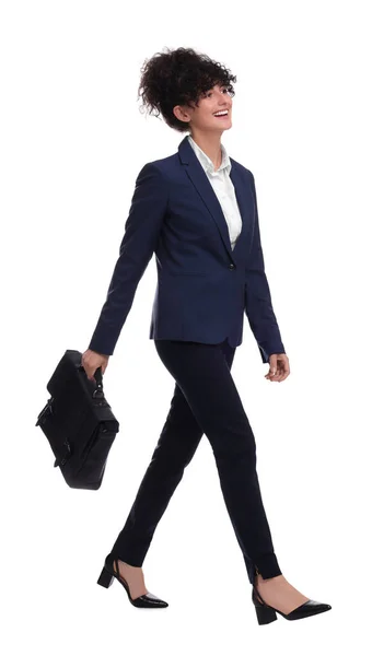 Όμορφη Επιχειρηματίας Κοστούμι Χαρτοφύλακα Περπάτημα Λευκό Φόντο — Φωτογραφία Αρχείου