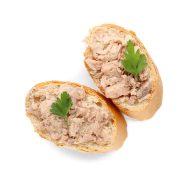 Morina ciğeri ve taze maydanozlu lezzetli sandviçler.