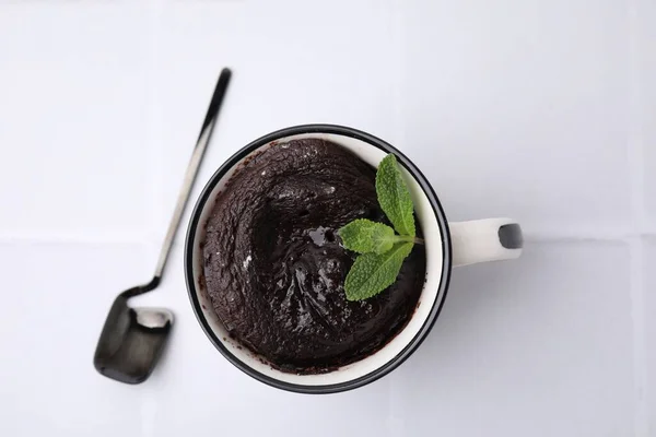 Tasty Chocolate Mug Pie Spoon White Table Top View Microwave — Stock Photo, Image