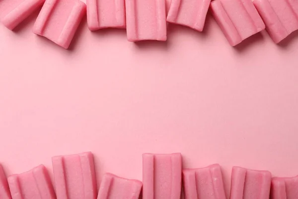 Tasty Chewing Gums Pink Background Flat Lay Space Text — 图库照片