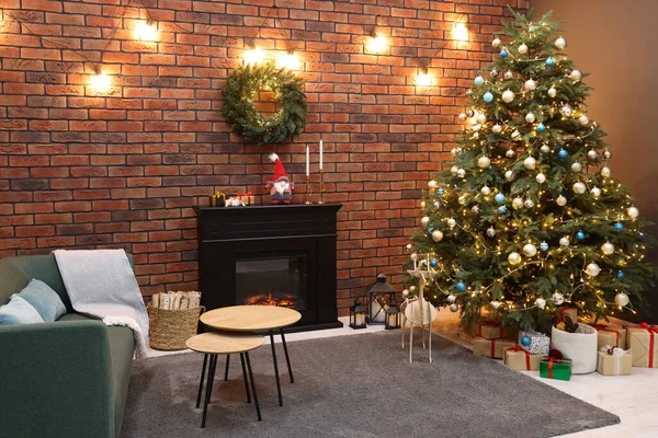 Beautiful Tree Festive Lights Christmas Decor Living Room Interior Design — ストック写真