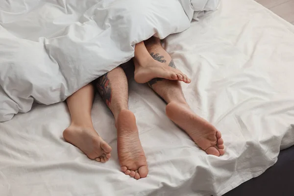 Passionerat Par Som Har Sex Sängen Närbild Benen — Stockfoto