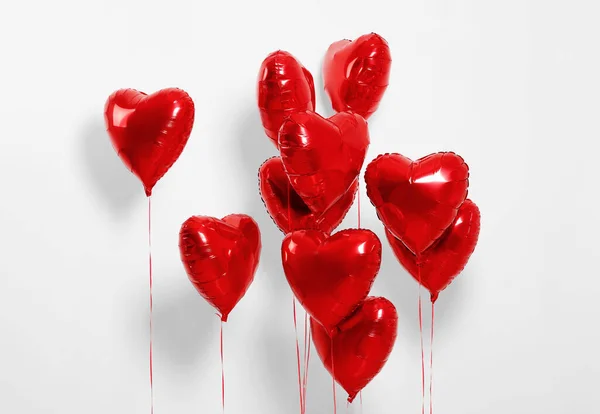 Veel Rode Hartvormige Ballonnen Witte Achtergrond — Stockfoto