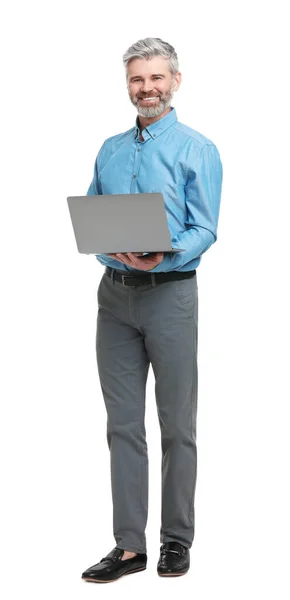 Зрелый Бизнесмен Стильной Одежде Ноутбуком Белом Фоне — стоковое фото