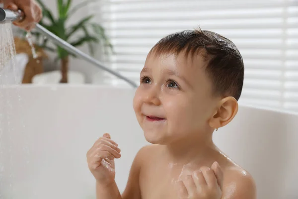 Mother Washing Her Little Son Hair Shampoo Bathroom Closeup — Stock Photo, Image