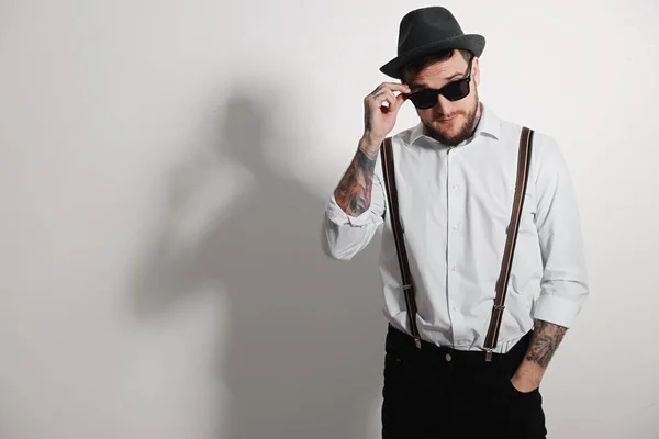 Handsome Hipster Man Wearing Stylish Sunglasses Light Grey Background Space — Fotografia de Stock