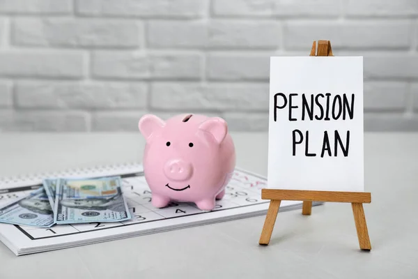 Card Phrase Pension Plan Piggy Bank Dollar Banknotes White Table — Stock Photo, Image