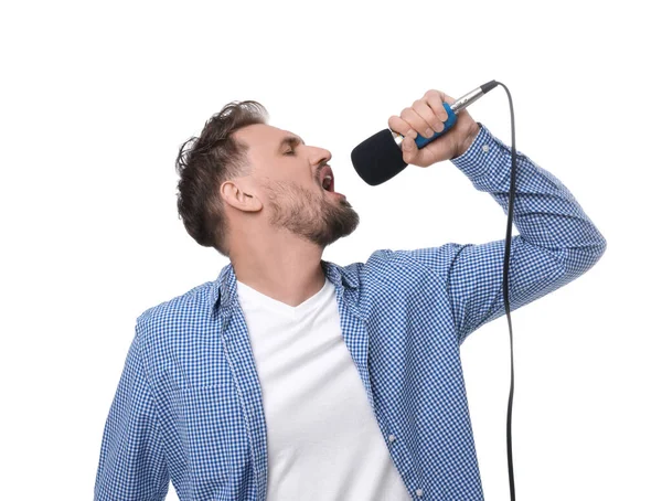 Beyaz Arka Planda Mikrofonlu Yakışıklı Bir Adam Şarkı Söylüyor — Stok fotoğraf