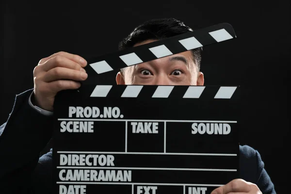 Aziatische Acteur Met Klapbord Het Podium Close Filmindustrie — Stockfoto